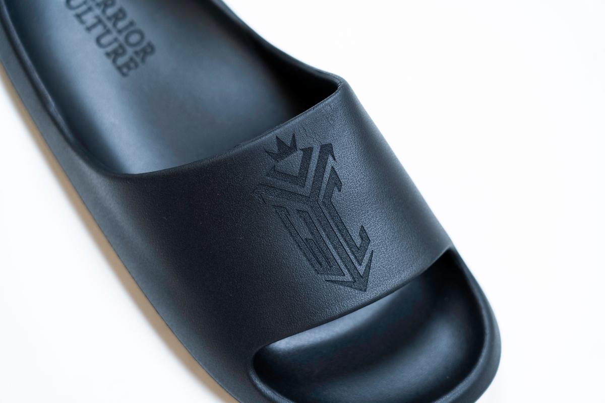 Frontier Recovery Sliders in Beige, Black, and White (view 4)
