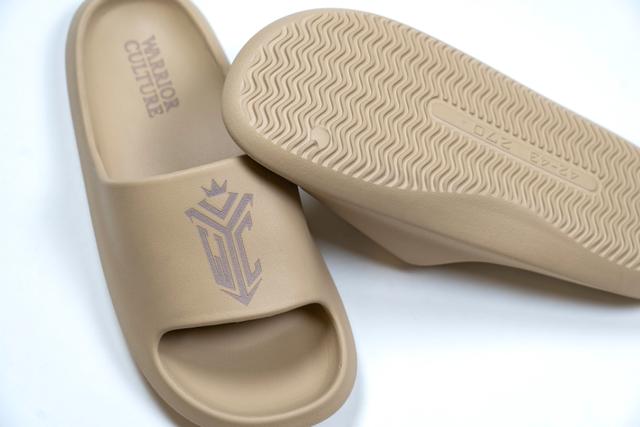Frontier Recovery Sliders in Beige, Black, and White